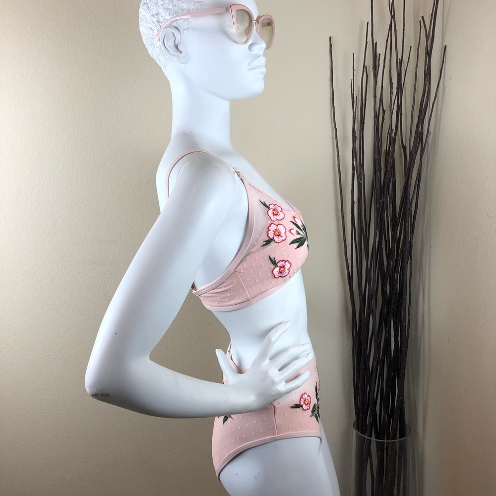 Gianni Bini | “Summer Romance” Bikini Set - Picture 2 of 8
